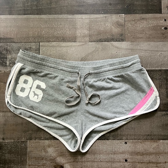 Vintage Vs Pink Shorts - Picture 1 of 4